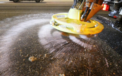 Кировские дорожники переходят на зимний режим