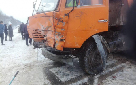 «Ехали к родственникам»: появились подробности смертельного ДТП в Кировской области