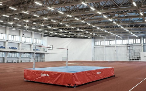 Манеж "Вересники" открыли для тренировок частично