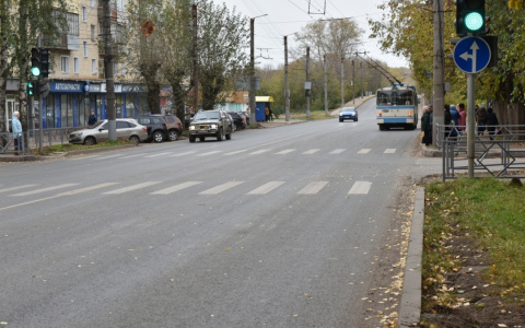В Кирове начнут ремонтировать дороги вместе с тротуарами