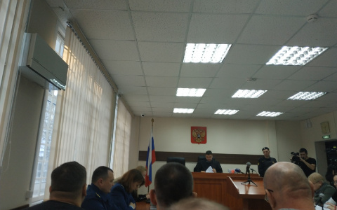 Трансляция: в Кирове депутата и чиновников судят по делу "Электронного проездного"