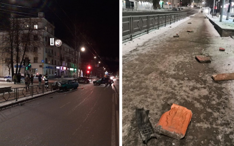 «От удара бетонная урна разлетелась на куски»: в Кирове столкнулись два ВАЗа