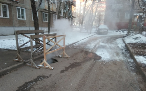 Жители 15 домов в Кирове в мороз остались без отопления