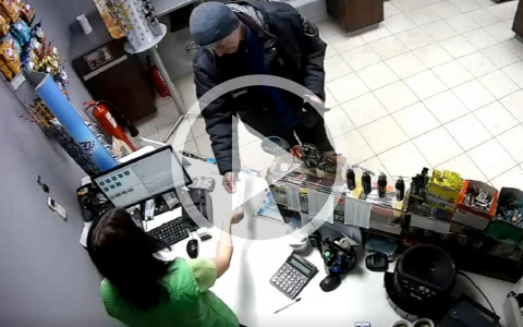 В Кирове разыскивают мужчину, угнавшего внедорожник