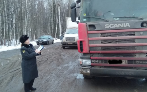 В Кирове водитель остановился по требованию ГИБДД и лишился грузовика