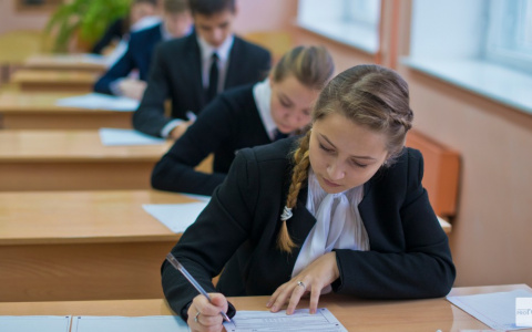 Стало известно, на какие оценки учится большинство детей в кировских школах