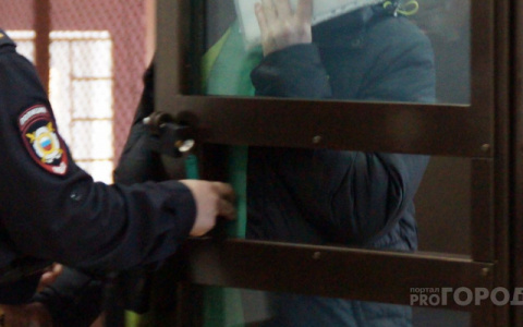 Браслет на лодыжке и возможность общения с родственниками: адвокат о домашнем аресте