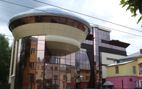 Известный блогер включил кировское здание в рейтинг самых уродливых