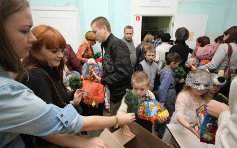 В Кирове объявлен сбор подарков на Новый год для детей в сложной ситуации