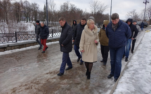 Подрядчики объяснили, почему на пешеходных зонах Кирова каток