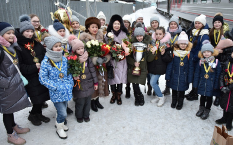 Что обсуждают в Кирове: победа детей-танцоров и автобус на тротуаре