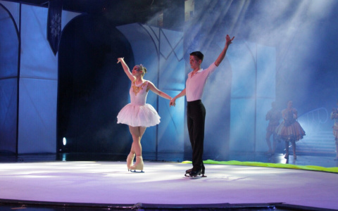 "Есть свои сложности": два молодых фигуриста из Кирова выступают в Индонезии