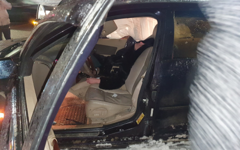 Пользователи сети о ДТП с "Кадиллаком" и "Вестой": водителя иномарки задержали пьяным