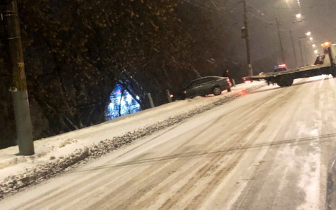 Что обсуждают в Кирове: авария на путепроводе и найденная девушка