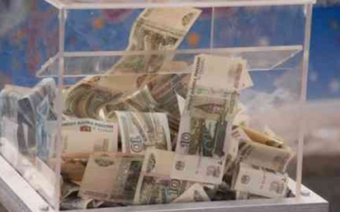 Вышел из тюрьмы и снова попался: в Кирове бродяга попытался украсть ящик с пожертвованиями