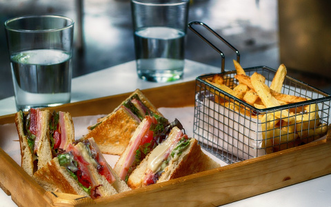 Повышает риск рака: в Роспотребнадзоре рассказали о самой опасной еде