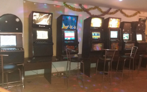 В Кирове обнаружили подпольное казино на Комсомольской