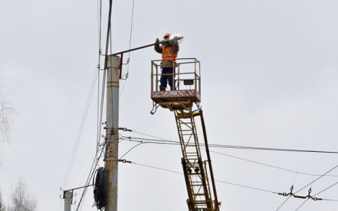 Станет ярче: известно, когда на улицах Кирова заменят все светильники