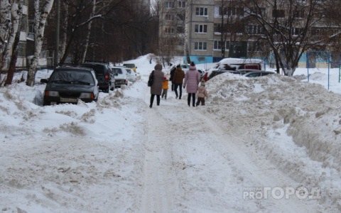 Три с минусом: власти Кирова раскритиковали уборку дорог и тротуаров