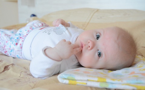 "Попала в больницу с высокой температурой, оказалось - рак": история годовалой девочки из Кирова