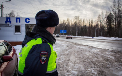 Новые траты для водителей: на автомобилях теперь должны быть спецнаклейки