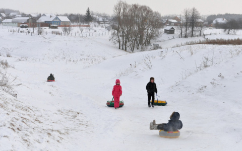Что обсуждают в Кирове: переломы после катания на "ватрушке" и кипяток у клуба