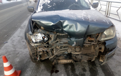 «После ДТП виновник закрылся в машине»: у Танка по вине пьяного водителя столкнулись 3 иномарки