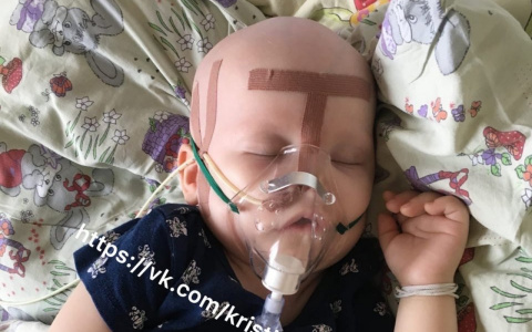 "Тяжело дышит и не может сидеть": девочке с 4 стадией рака осталось собрать 4,7 миллиона рублей