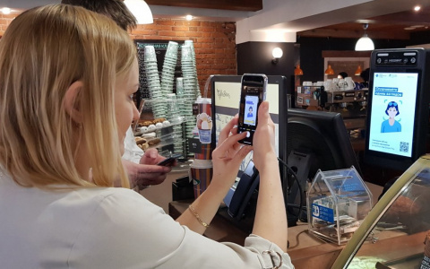 Оплатить заказ в кофейнях теперь можно взглядом