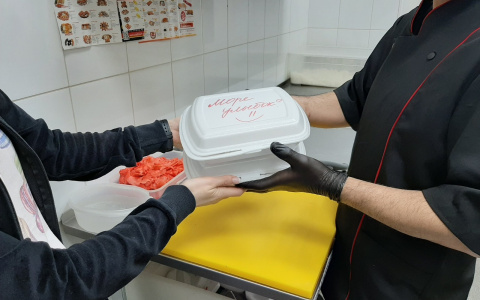 Опытный повар рассказал, что происходит на кухне службы доставки еды