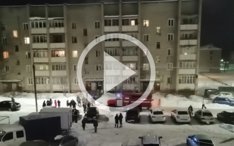 "Дверь была заперта, никто не открывал": в Кирове в пожаре погибла женщина