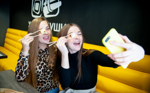 100 видов роллов, чистота и кешбек: фоторепортаж из нового заведения Кирова