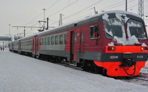 В кировских электричках появилась возможность оплачивать проезд банковской картой