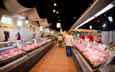 Россельхознадзор нашел опасное мясо в кировских кафе и магазинах