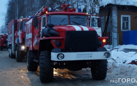 «Квартира была вся в дыму, слышался хрип человека»: подполковник  из Слободского спас человека на пожаре