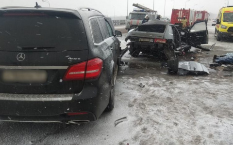 "Одного ребенка накрыли, второй без сознания": в Татарстане произошло ДТП с кировским "Мерседесом"