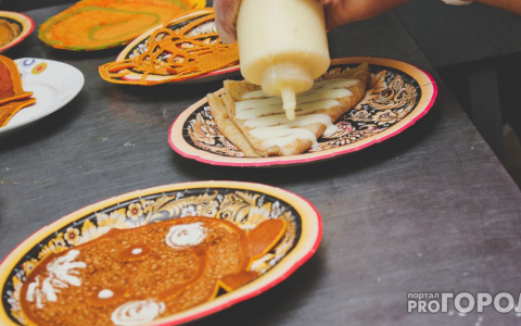 Врач рассказала, кому категорически нельзя есть блины