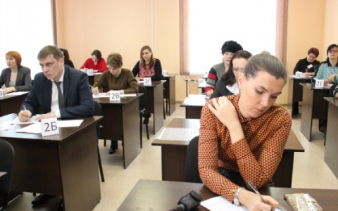 В Кирове родителей приглашают сдать ЕГЭ по истории
