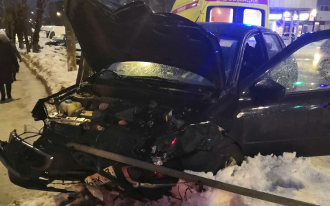 "Оба водителя пострадали": на Лепсе произошла серьезная авария