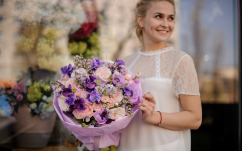 Не дарите женщинам посуду и косметику на 8 Марта