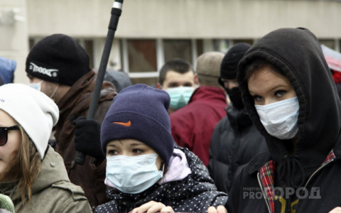 В России запретили вывозить из страны медицинские маски, бинты и бахилы