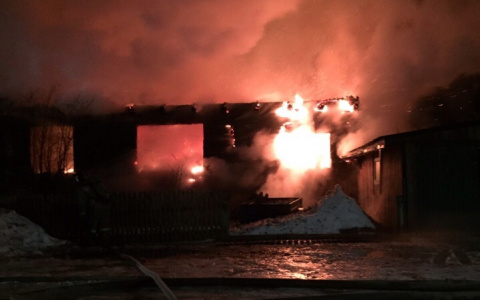 Сбор помощи: две семьи из села Русское остались без дома после пожара