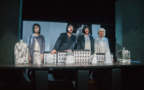 Лауреат "Золотой маски" поставил в Кировском театре кукол спектакль для взрослых