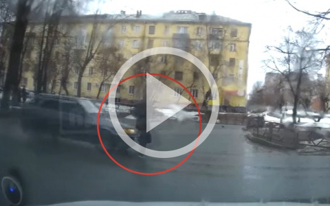 На Октябрьском проспекте пьяный пешеход попал под машину