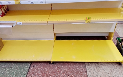 Выложили последнее со склада: комментарии продавца о пустых полках в магазинах Кирова