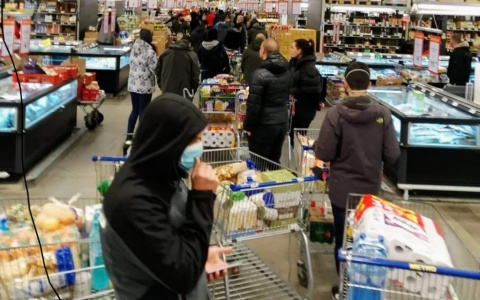 "Ходить можно поодиночке и только в магазин или аптеку": кировчане о ситуации с пандемией в Испании и Болгарии