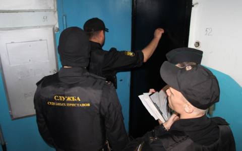 У чепчанина за долги по теплоэнергии арестовали телевизор