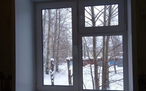 "Тюнинг" окон и яркие подоконники: как обновить интерьер весной