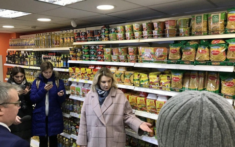 Дефицита нет, продавцы работают в перчатках: итоги рейда по супермаркетам Кирова