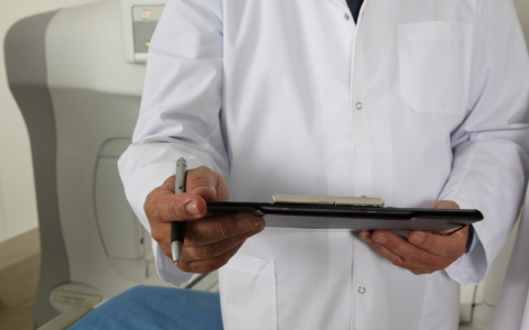 Медики рассказали о симптомах коронавируса по дням